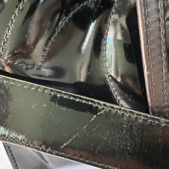 ✨Authentic Chanel Vintage Drawstring CC Bucket Patent Leather Bag✨ - Picture 16 of 16